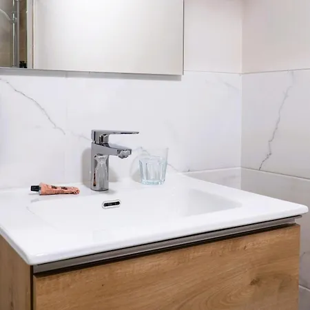 Carolina By Gaiarooms Leon